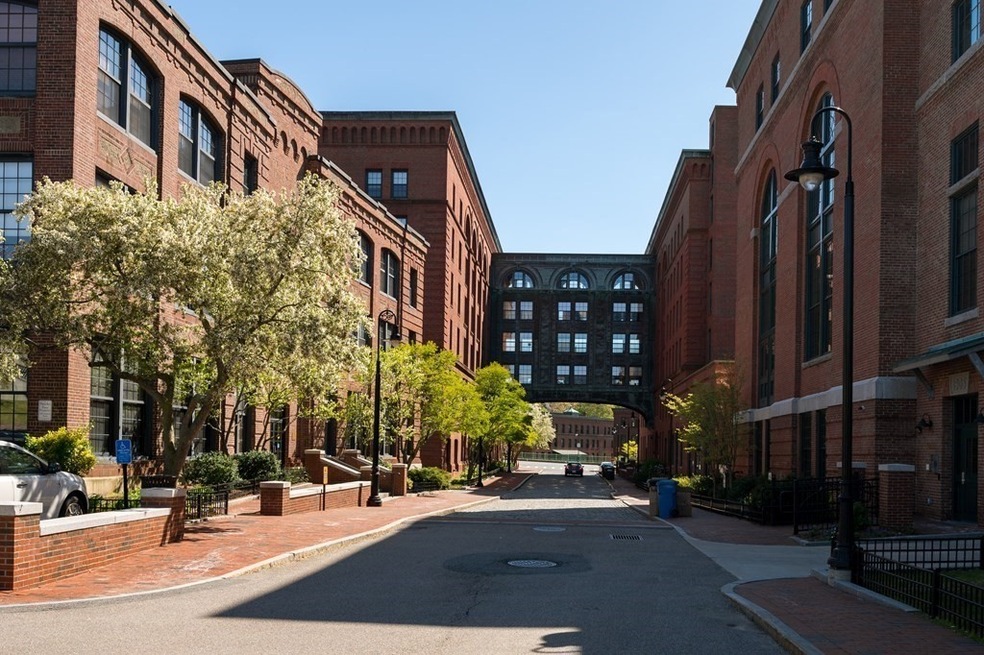 1241 Adams St unit B410, Dorchester Center, MA 02124 - photo 1