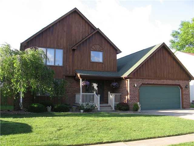 862 Thomas Fox Dr W, North Tonawanda, NY 14120 - photo 1