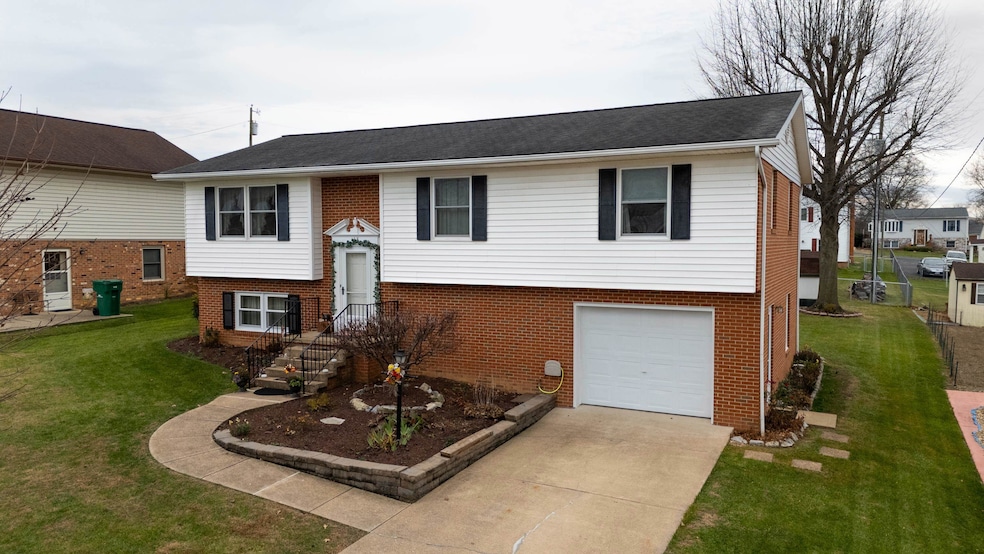 138 1st St, Broadway, VA 22815 - photo 1