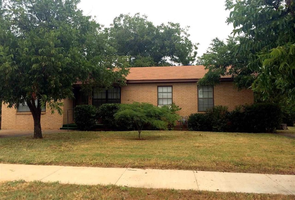 1210 Montgomery St, Wichita Falls, TX 76302 - photo 1