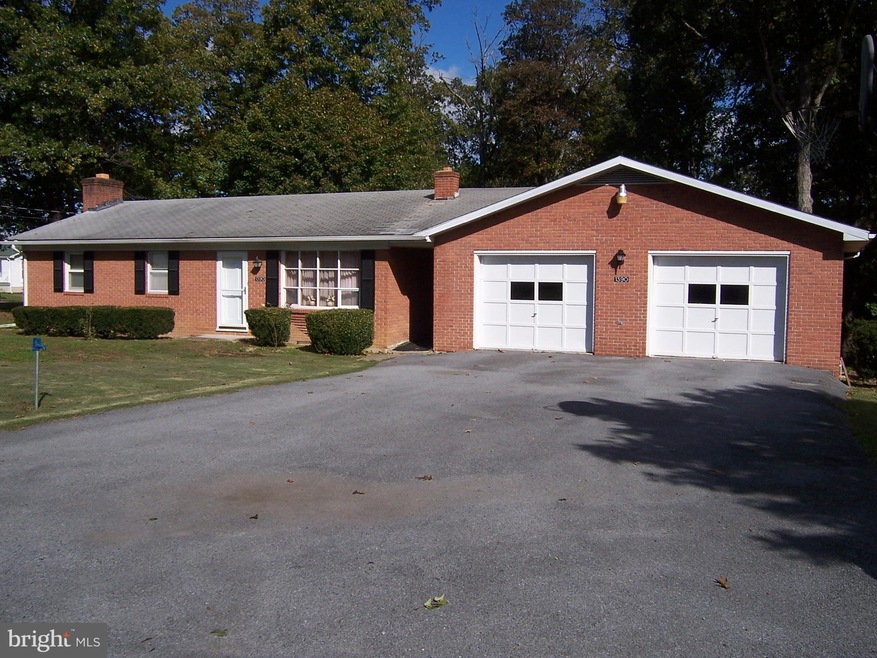 1390 Three Run Rd, Bunker Hill, WV 25413 - photo 1