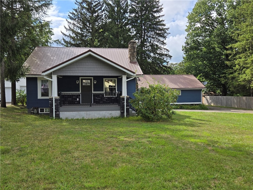 1232 15th St, Franklin, PA 16323 - photo 1