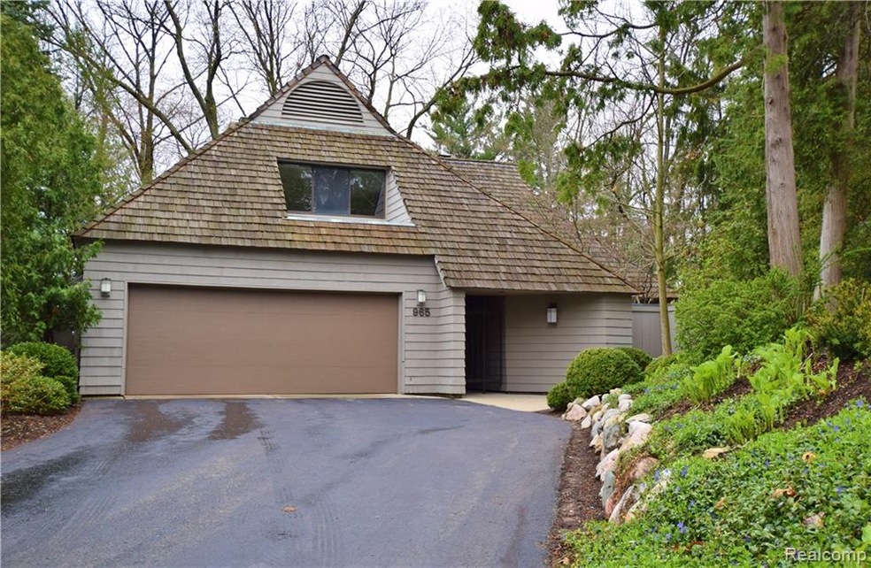 965 Bloomfield Woods