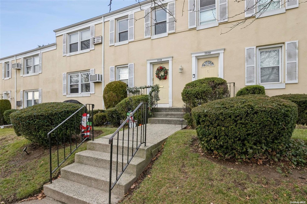 71-4 252nd St unit 75B, Bellerose, NY 11426 - photo 1