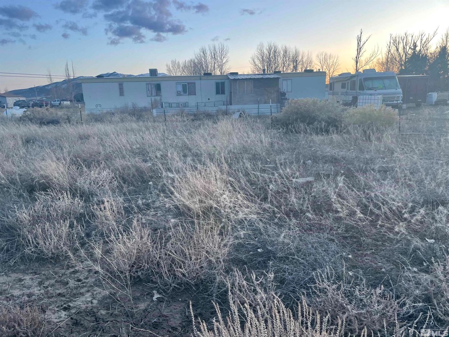 7465 Market St, Winnemucca, NV 89445 - photo 1