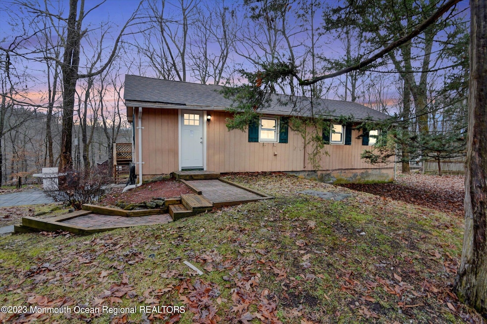913 Kill Dr, Newton, NJ 07860 - photo 1