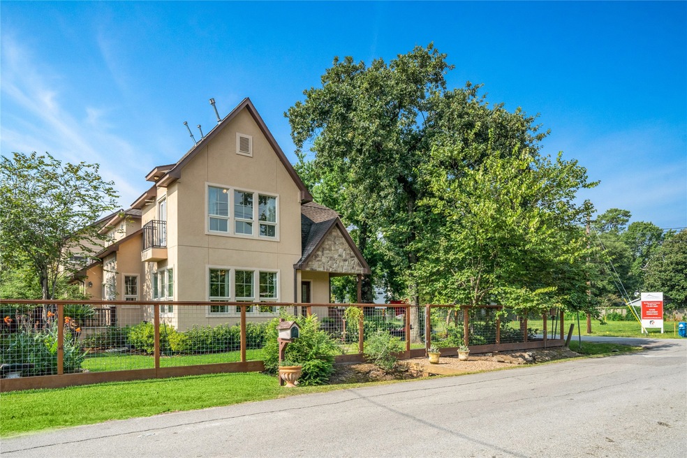 725 Martin St, Houston, TX 77018 - photo 1