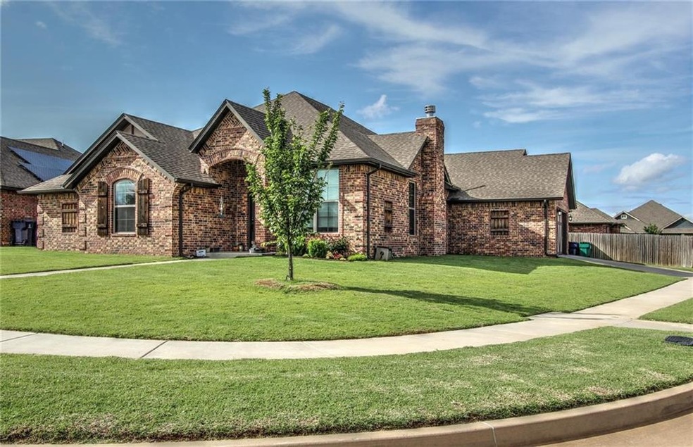 One owner on a corner lot in popular timbercreek