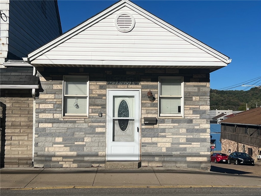 1039 State Ave unit 1039, Coraopolis, PA 15108 - photo 1