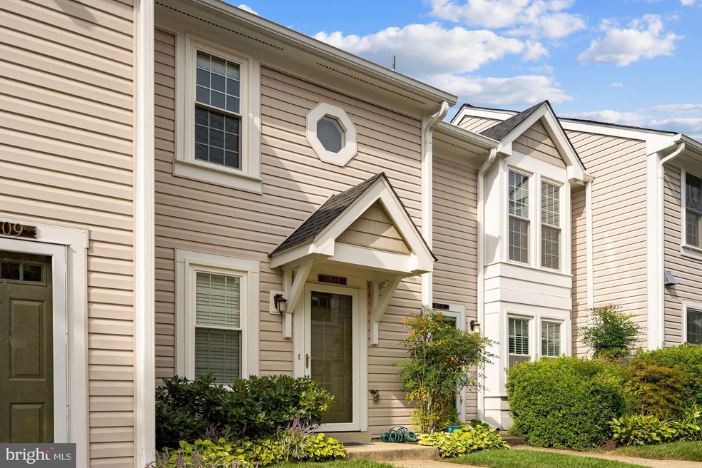 4511 28th Rd S unit 53, Arlington, VA 22206 - photo 1