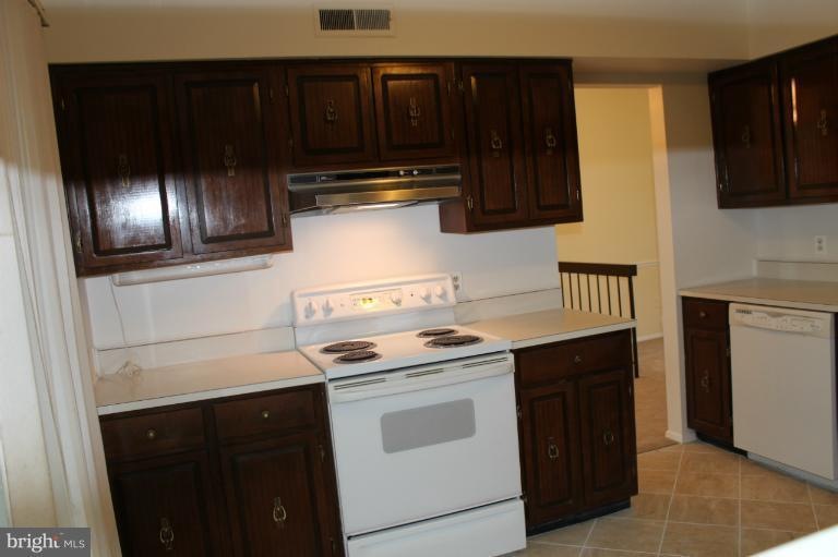 1473 Crofton Pkwy, Crofton, MD 21114 - photo 1