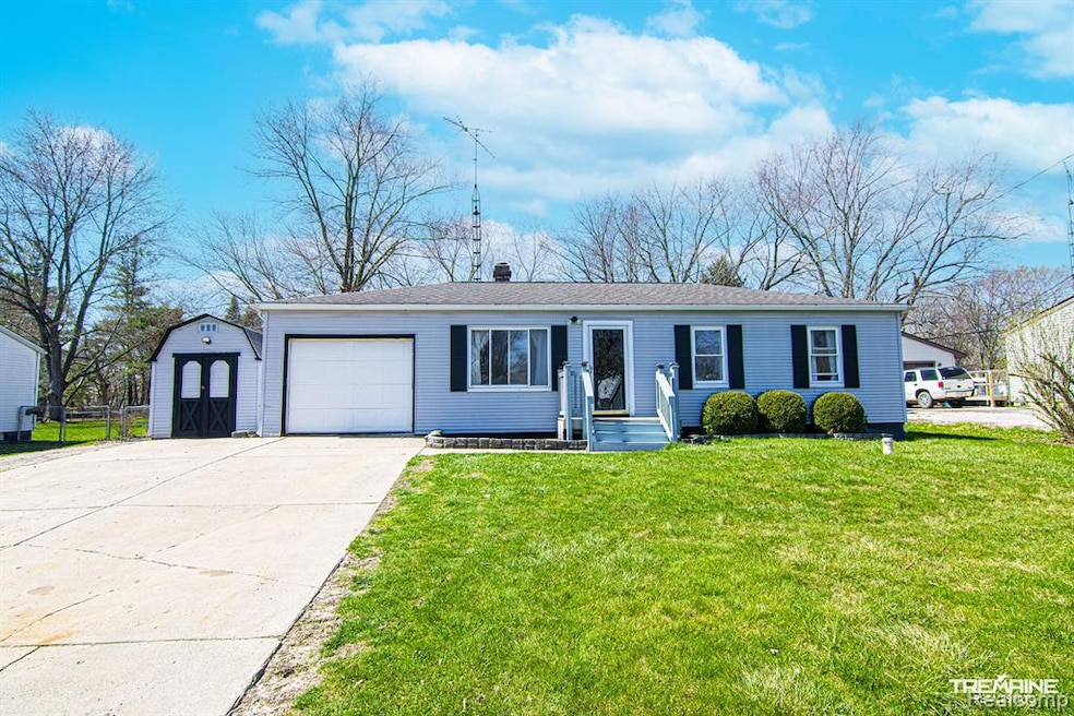 1418 Houston Dr, Swartz Creek, MI 48473 - photo 1