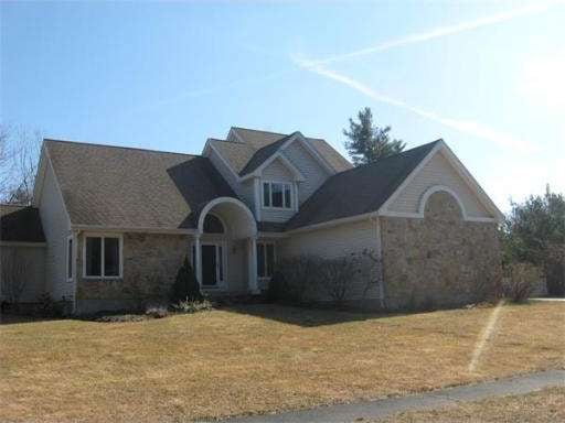 335 Sycamore Dr, Holden, MA 01520 - photo 1