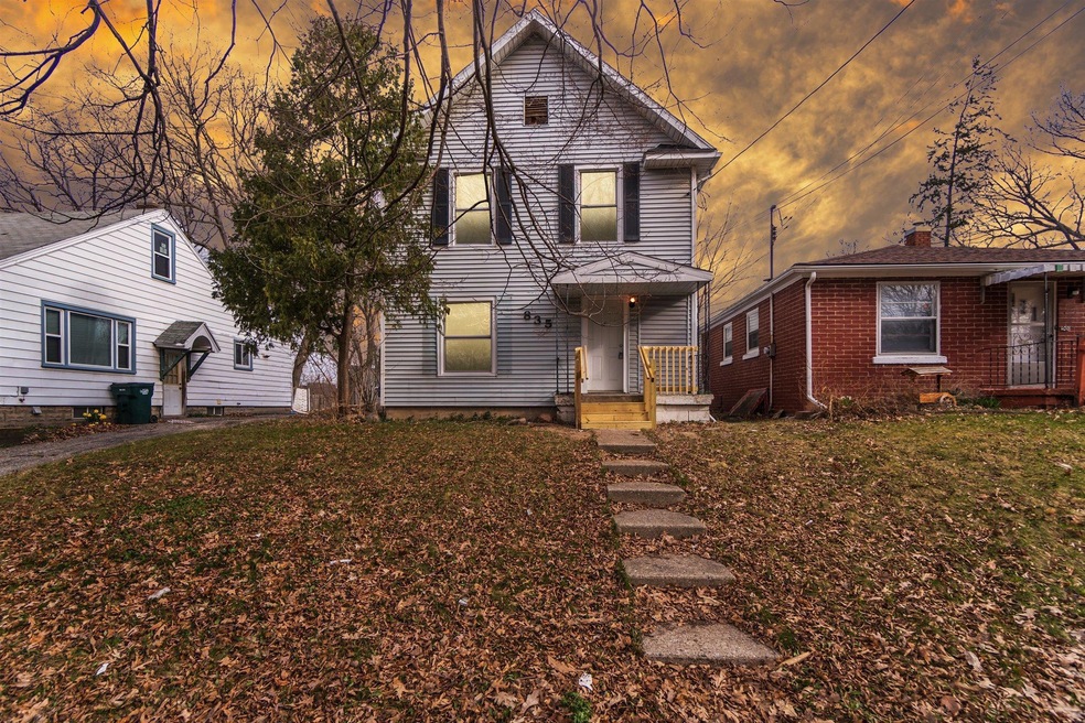 01-835-Larned-St-WindowStill-Real-Estate
