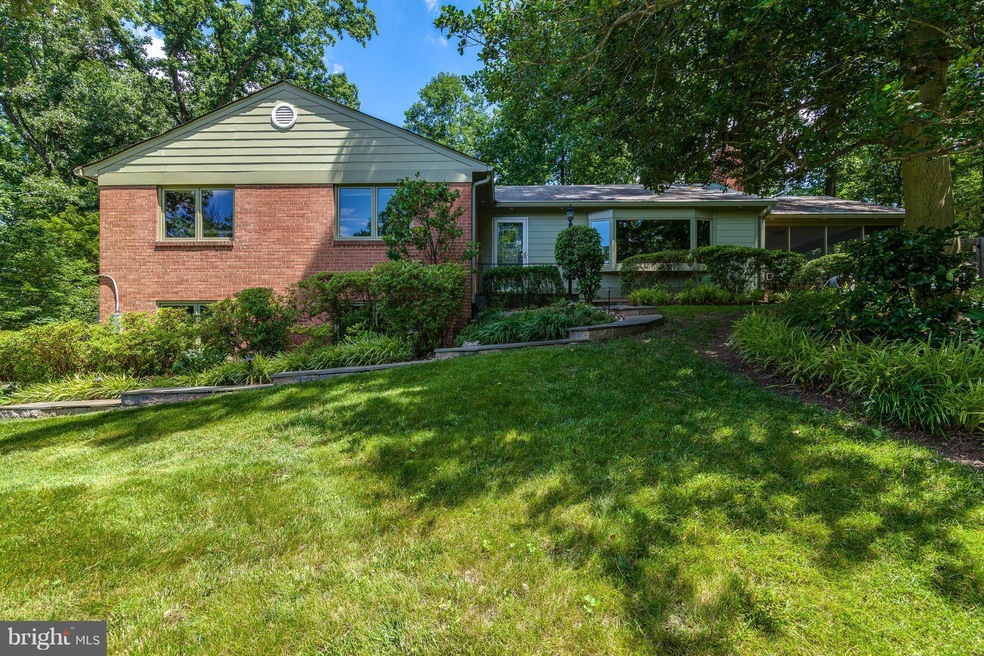 6442 Lily Dhu Ln, Falls Church, VA 22044 - photo 1