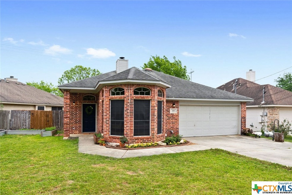 705 Chicago St, San Marcos, TX 78666 - photo 1