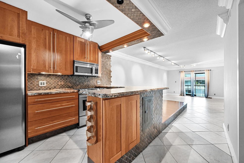 1775 N Andrews Square unit 308W, Fort Lauderdale, FL 33311 - photo 1