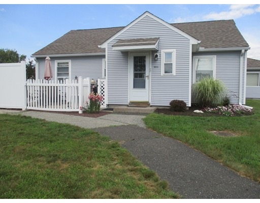 1055 James St unit 1055, Chicopee, MA 01022 - photo 1