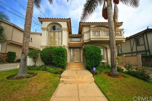 Frontview of the house-It's a front Unit