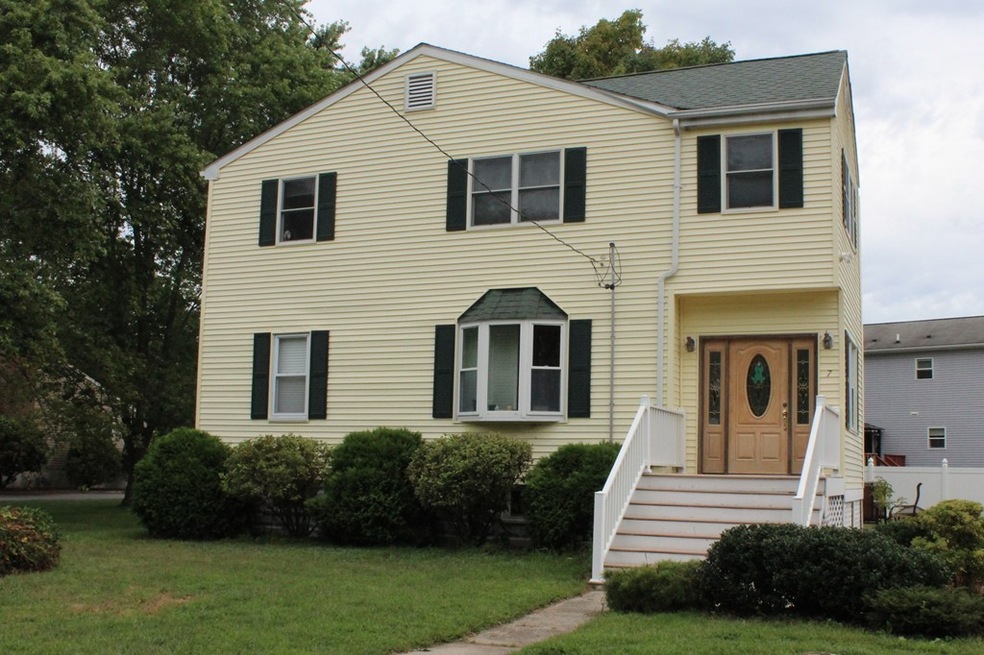 7 Venice St, Milford, MA 01757 - photo 1
