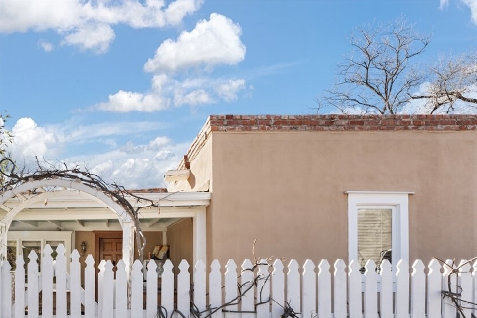 118 Quintana St, Santa Fe, NM 87501 - photo 1