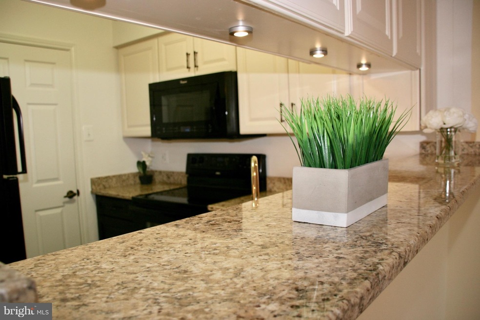 1504 Lincoln Way unit 427, McLean, VA 22102 - photo 1