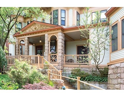 124 Winthrop Rd unit 5, Brookline, MA 02445 - photo 1