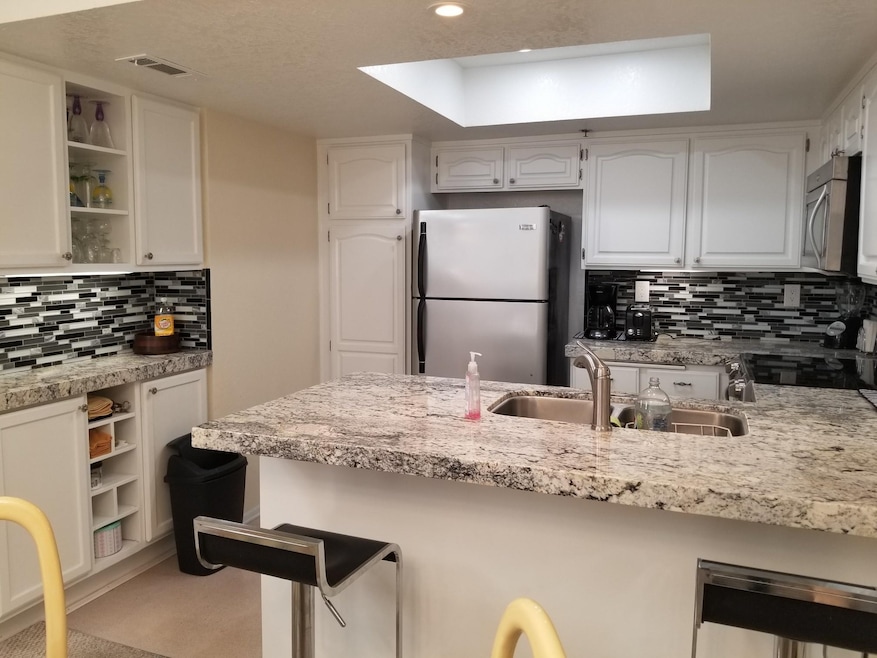 Amado Kitchen