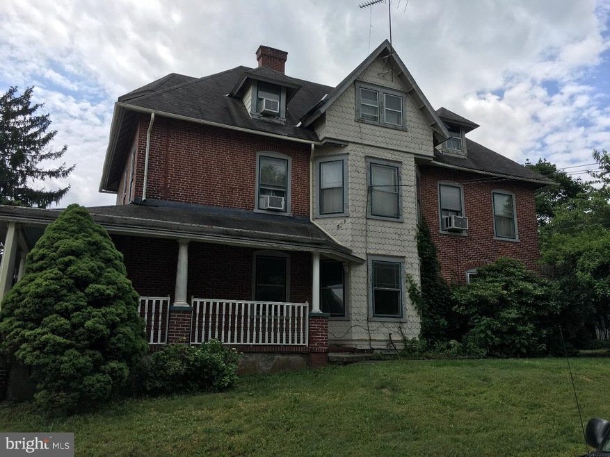 18 N Church St unit 3, Spring City, PA 19475 - photo 1