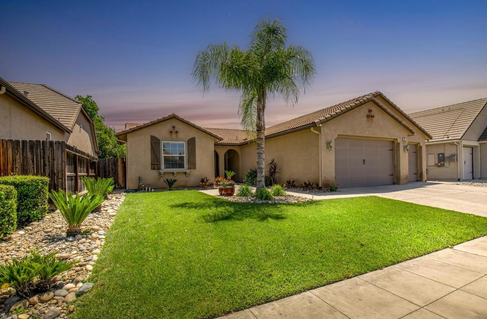 3247 Blackwood Ave, Clovis, CA 93619 - photo 1