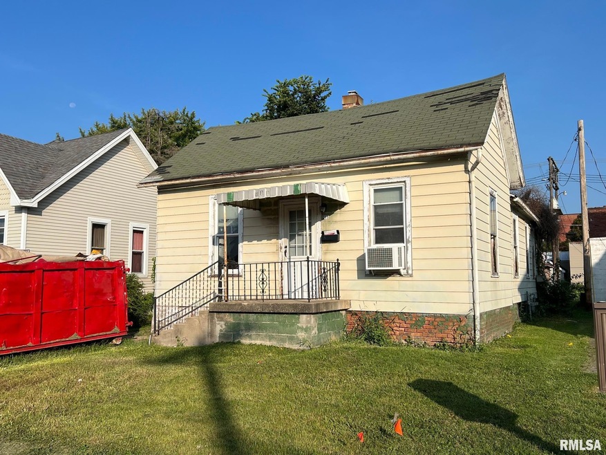 211 S Hamilton St, Lincoln, IL 62656 - photo 1