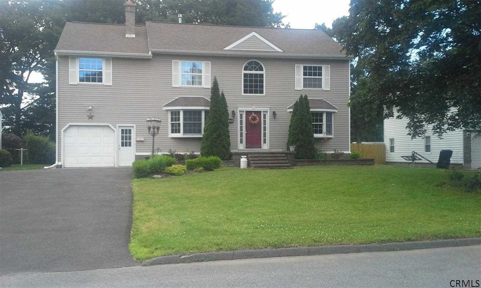 125 Dahlia St, Schenectady, NY 12306 - photo 1