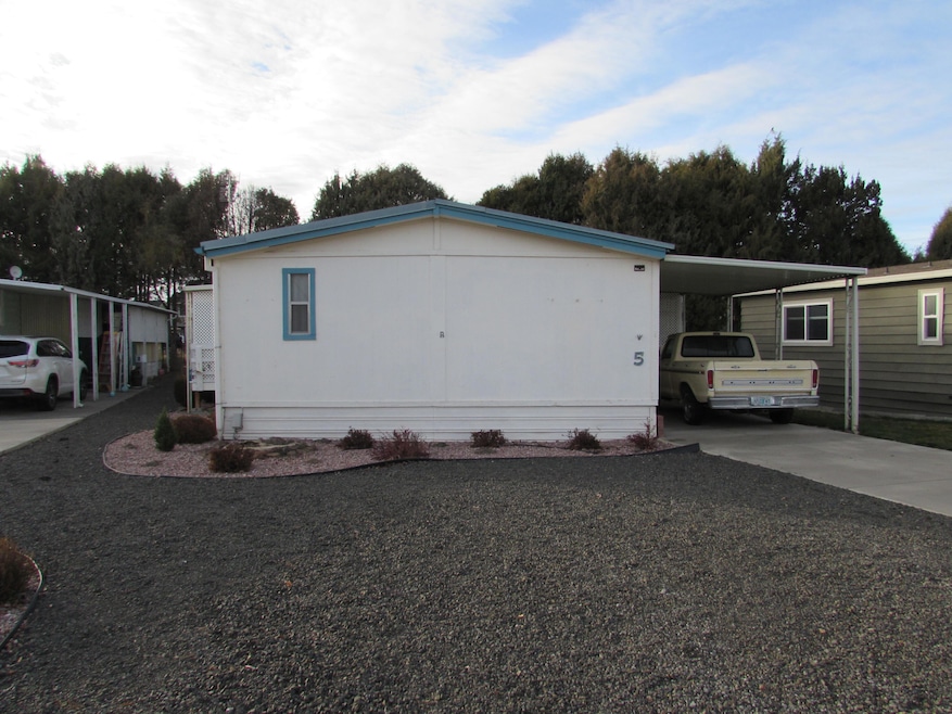 2633 SW Obsidian Ave unit 5, Redmond, OR 97756 - photo 1