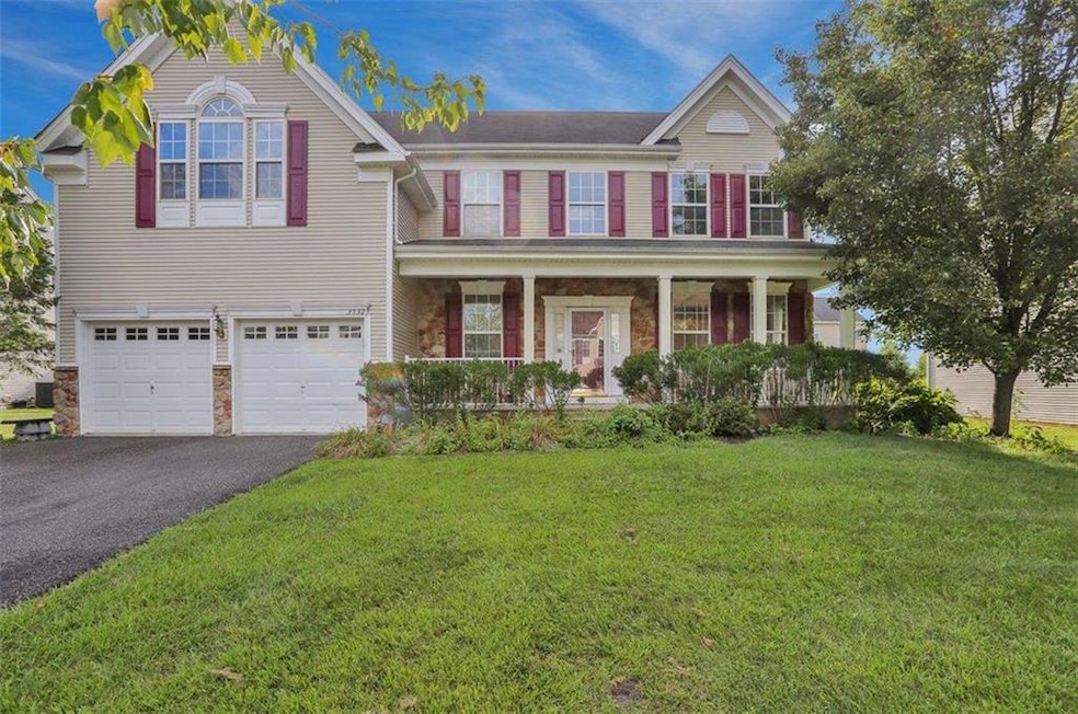 3532 Vista Dr, Macungie, PA 18062 - photo 1