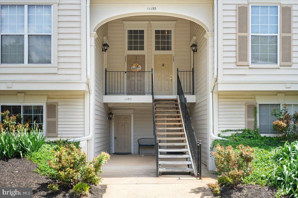 11193 Rienzi Place unit 101, Manassas, VA 20109 - photo 1