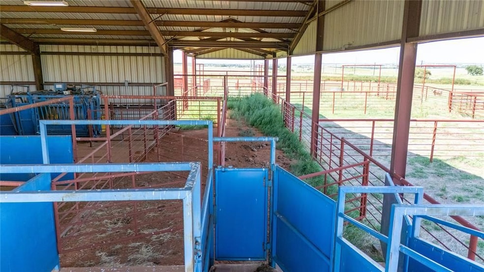 19-13-14s 2ne 4lesshwy By Wd, Weatherford, OK 73096 - photo 1