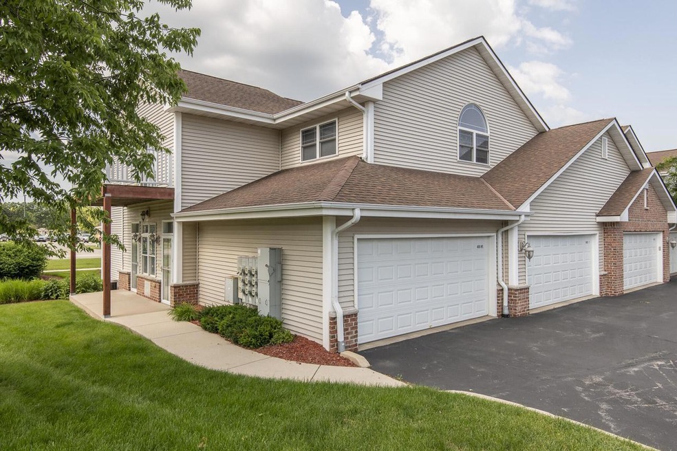 400_5 E Veterans Way-3