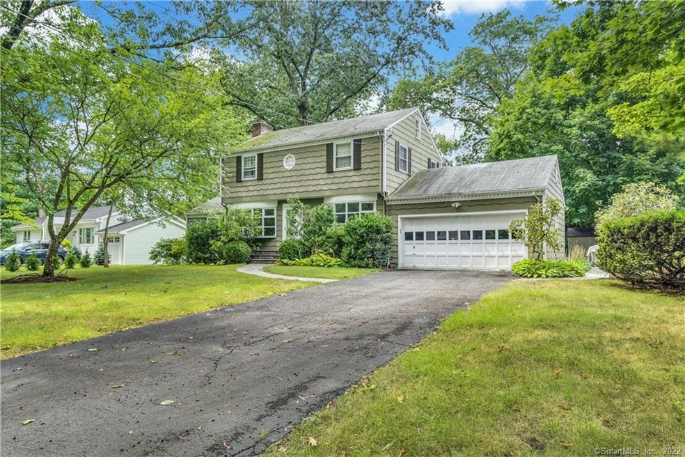 53 Hunting Ln, Stamford, CT 06902 - photo 1