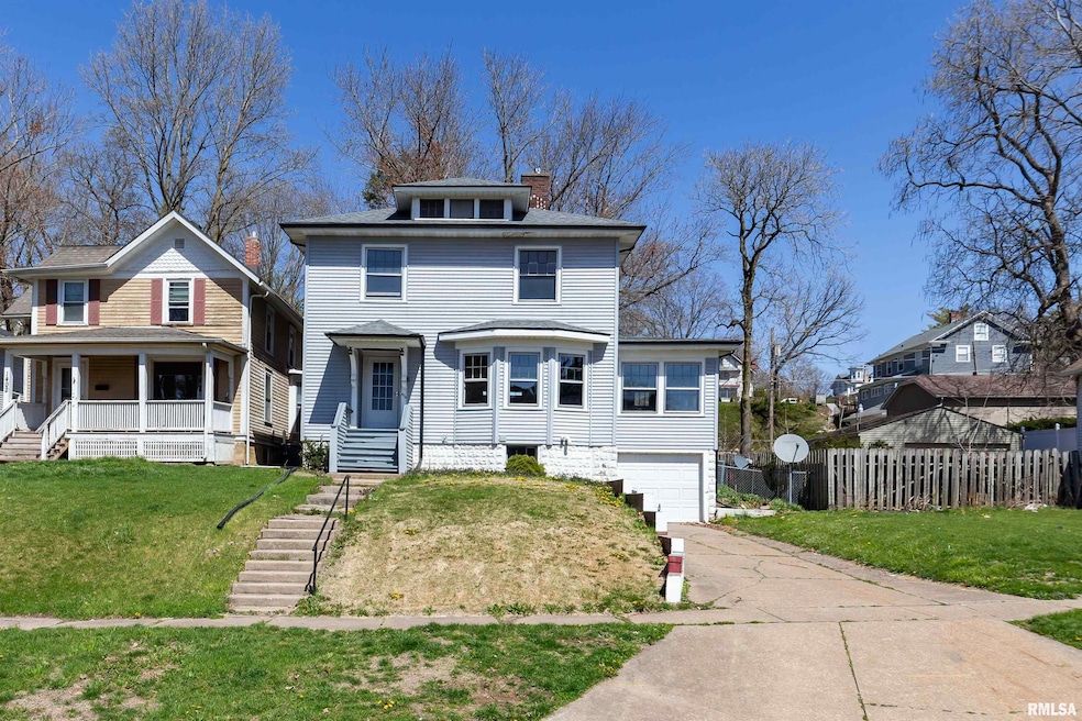 1406 E 9th St, Davenport, IA 52803 - photo 1