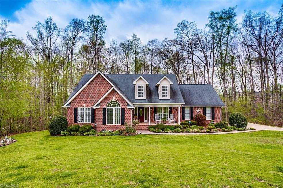 2354 Hickory Forest Dr, Asheboro, NC 27203 - photo 1