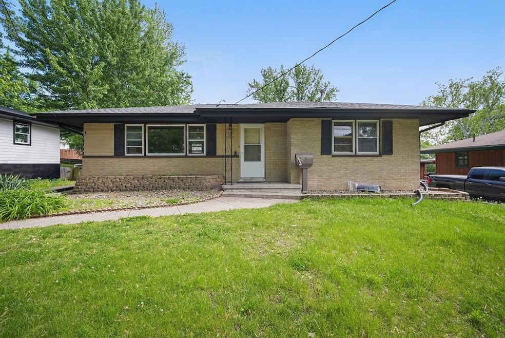 2407 E Tiffin Ave, Des Moines, IA 50317 - photo 1