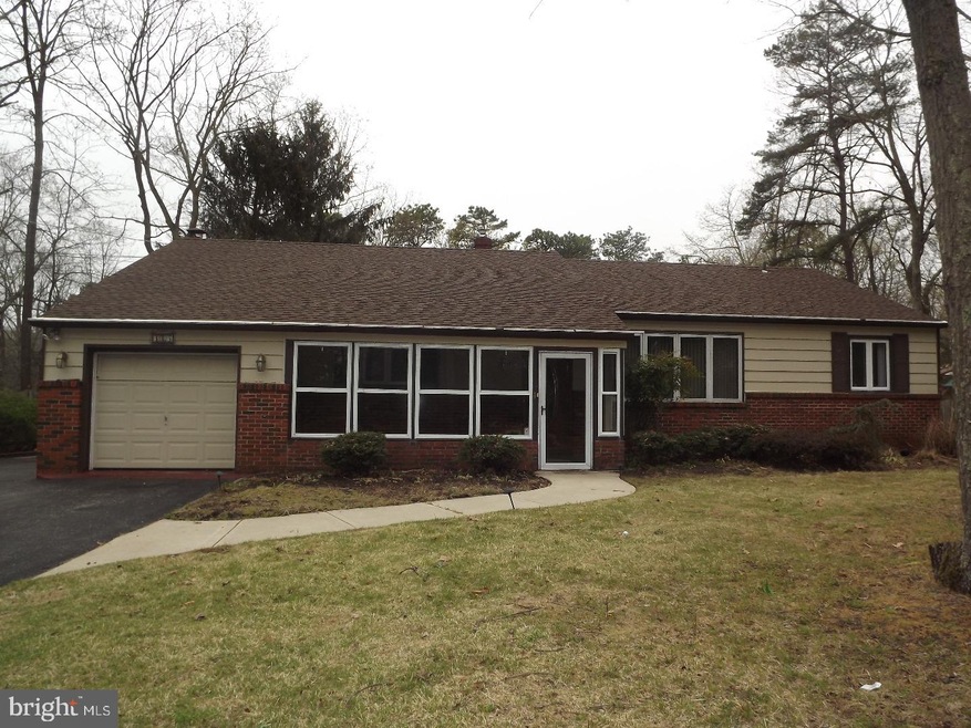 305 Walnut Ave, Marlton, NJ 08053 - photo 1