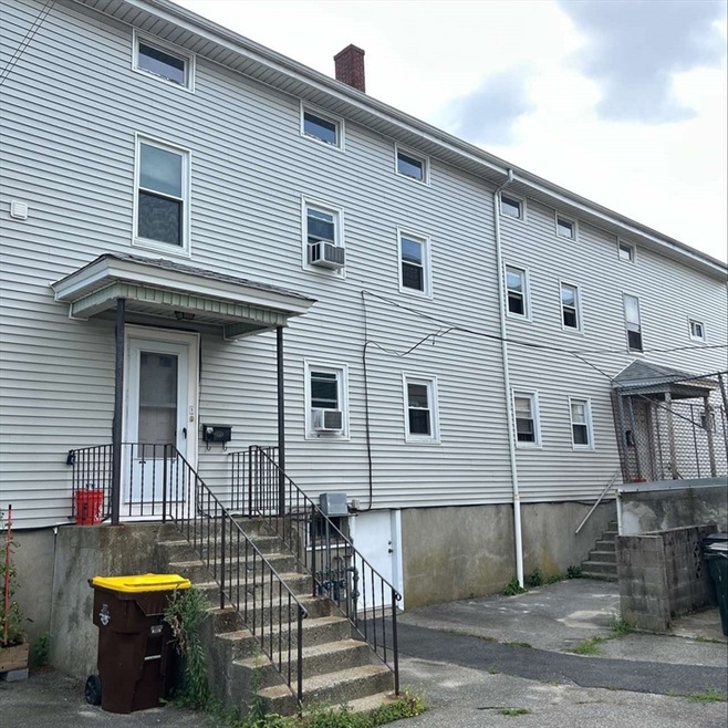 714 Bedford St unit 2N, Fall River, MA 02720 - photo 1