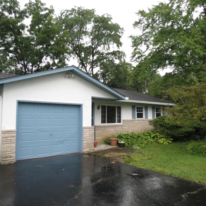 3455 Maple Shade Ct, Columbus, OH 43228 - photo 1