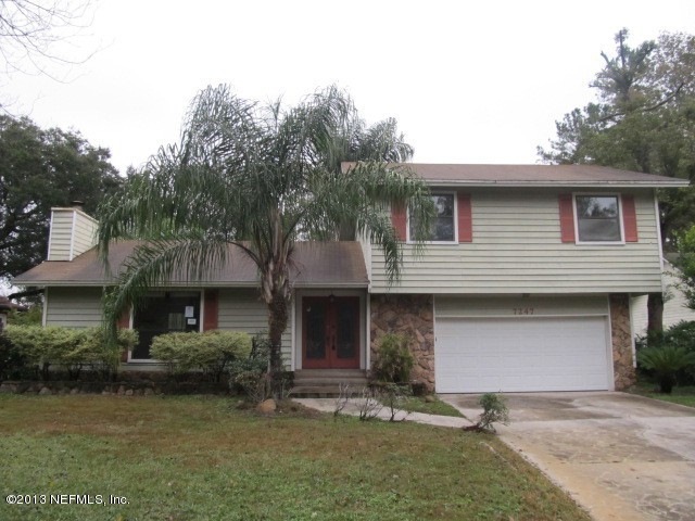 7247 Holiday Hill Ct, Jacksonville, FL 32216 - photo 1