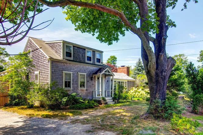 645 State Rd, West Tisbury, MA 02575 - photo 1