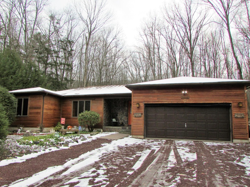 215 Shingle Mill Dr, Drums, PA 18222 - photo 1