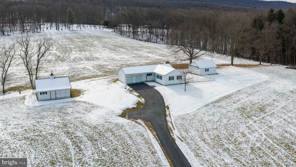 475 Lesentier Ln, Harrisburg, PA 17112 - photo 1