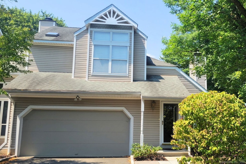 162 Colonial Rd unit 1, Stamford, CT 06906 - photo 1