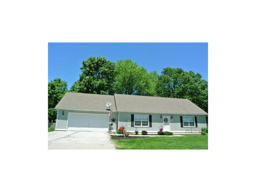 402 W Lucy Webb Rd, Raymore, MO 64083 - photo 1